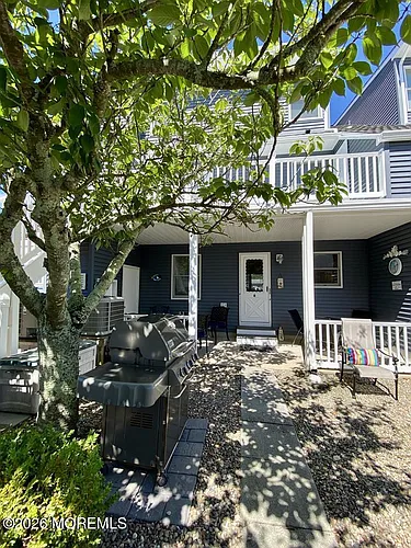 10 SE Central Ave #6 Photo 1