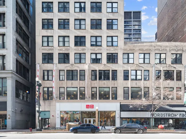 20 N State St APT 304, Chicago, IL 60602