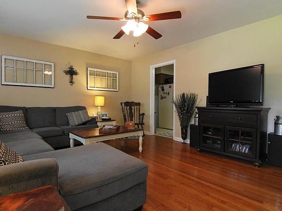 2nd image of 1615 Sunray Dr
