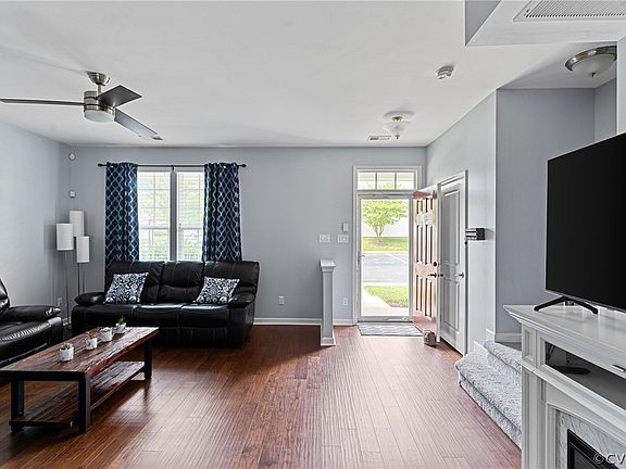 5th image of 8056 Creekside Village Dr