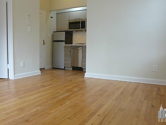 2nd image of 400 W 45th St APT 2C
