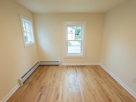 5th image of 146 East Ave #3