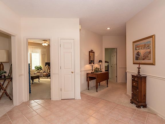 4th image of 2508 E Cedarwood Dr