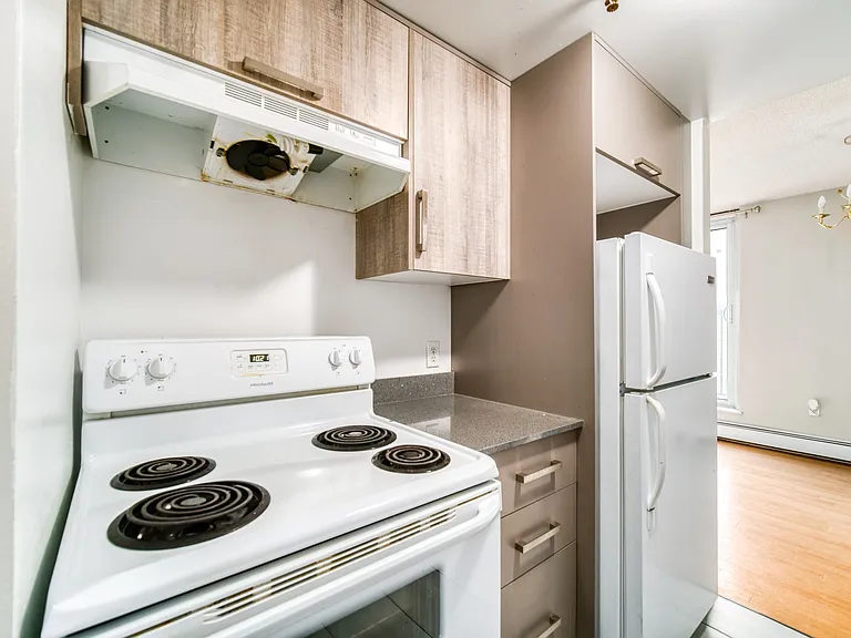 1157 Tower Rd — Photo 11