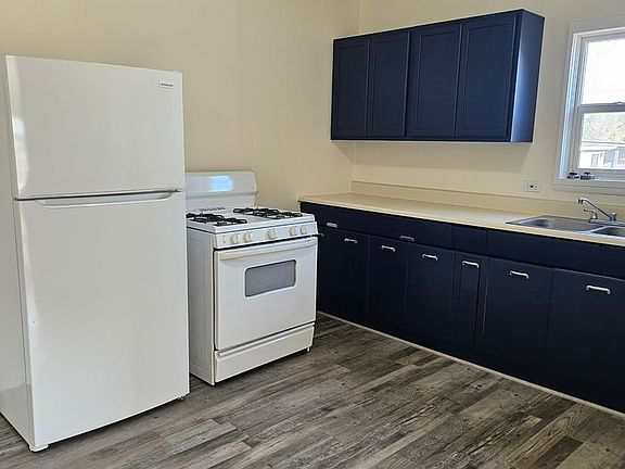 3rd image of 5415 Sidehill Dr #A