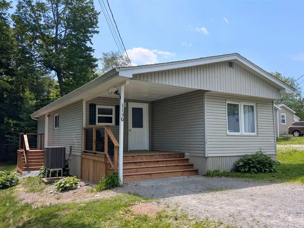 1146 Susan Dr, Beaver Bank, NS B4E 1P1