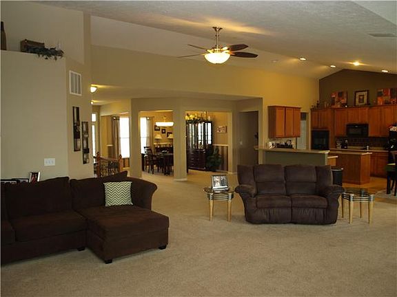 3rd image of 3250 Guffey Dr