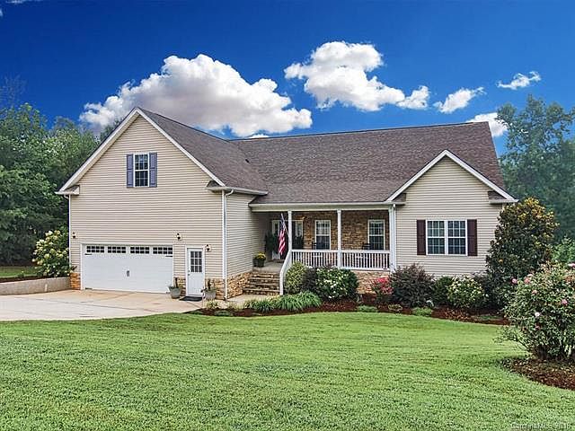 1st image of 119 Ariel Dr