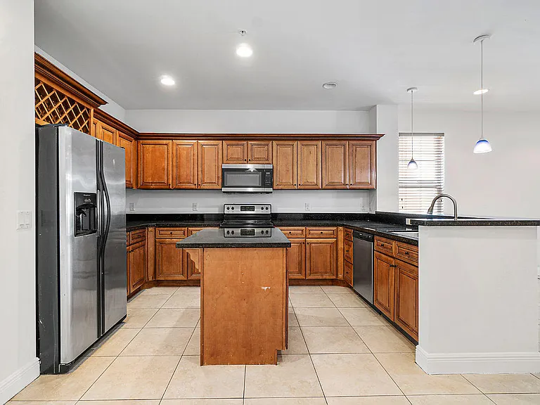 811 S Federal Hwy #4 — Photo 10