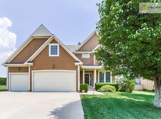 20109 W 224th St, Spring Hill, KS 66083