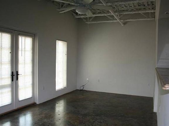 2nd image of 433 W New England Ave APT 210