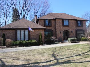 1701 Kilburn Rd N, Rochester Hills, MI 48306