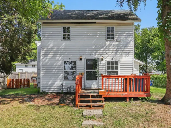 64 Goguac St W, Battle Creek, MI 49015