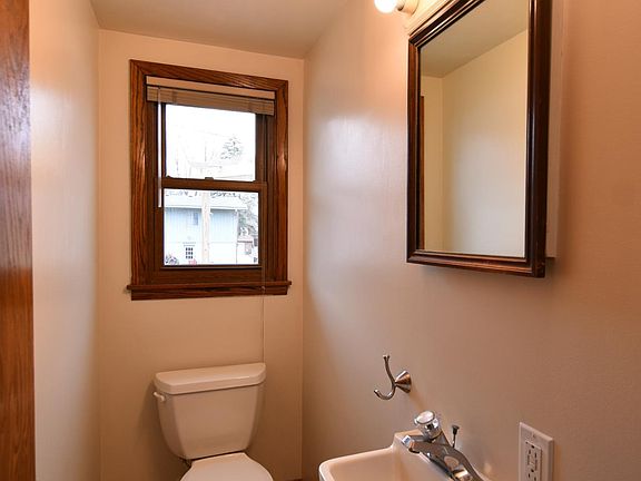 5th image of 2641 4th Ave NE