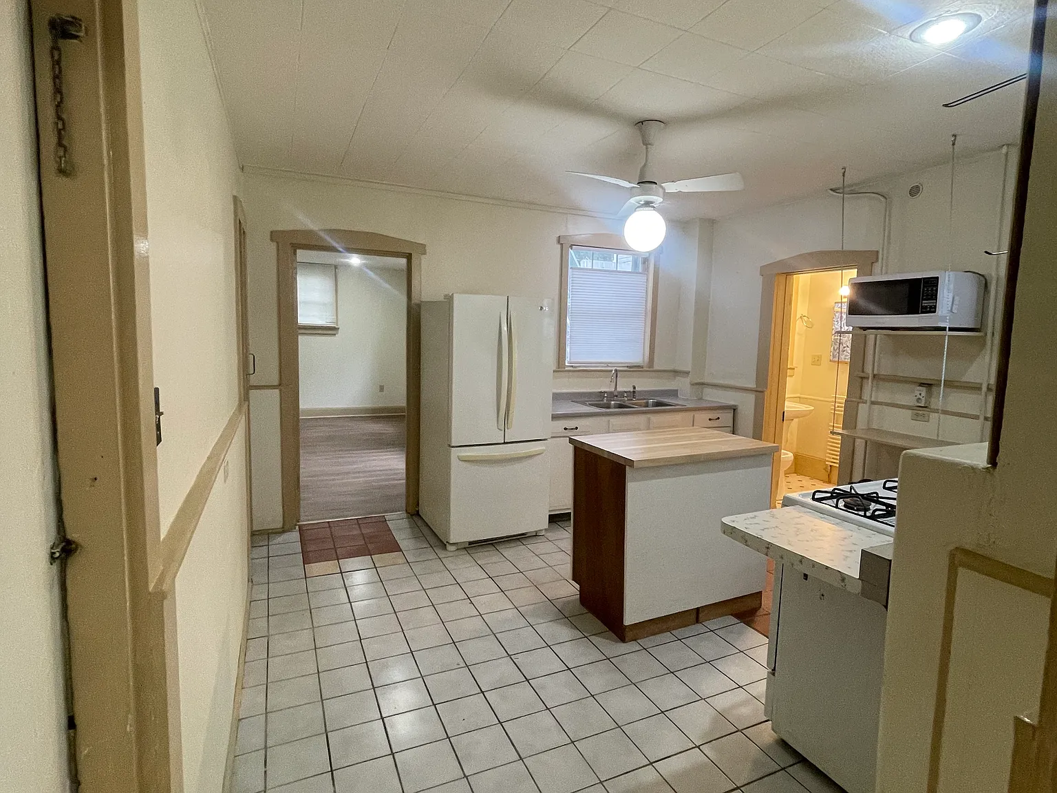2 bed, 1200 sqft, $1,645 — Photo 4