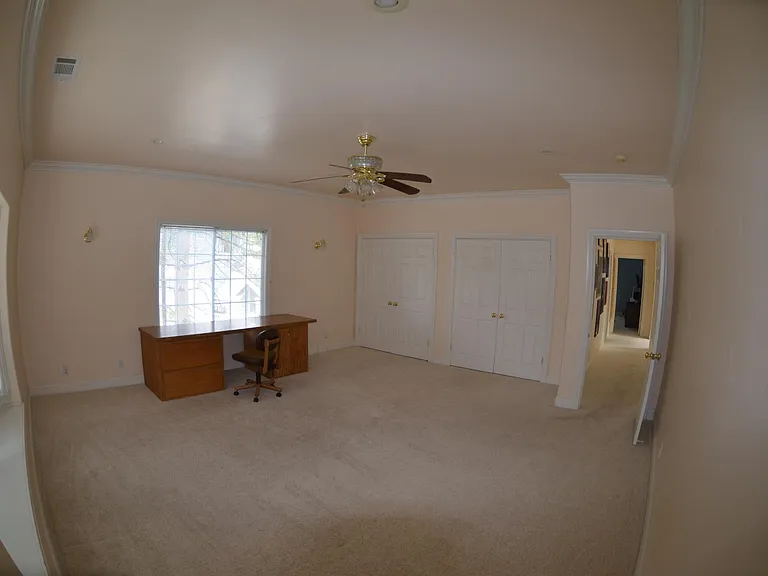 Large bedroom #2
