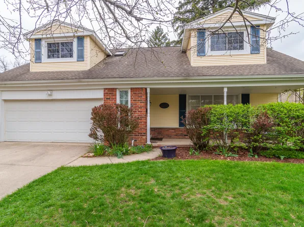 2227 Yorktown Dr, Ann Arbor, MI 48105
