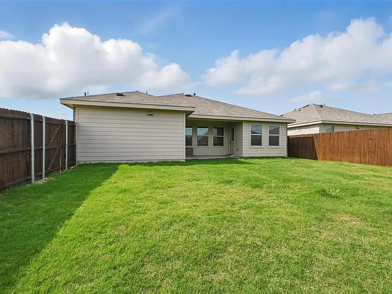 837 Amberwood Ct — Photo 31