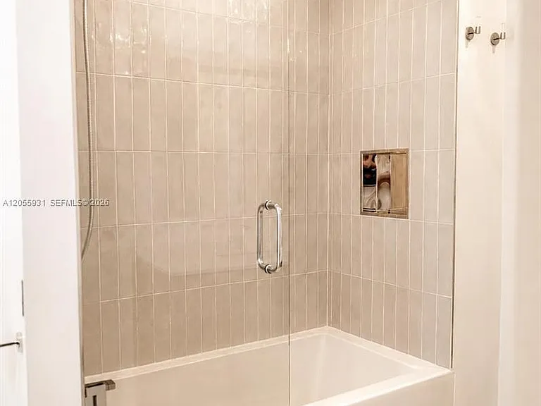 3190 Sheridan Ave — Photo 41