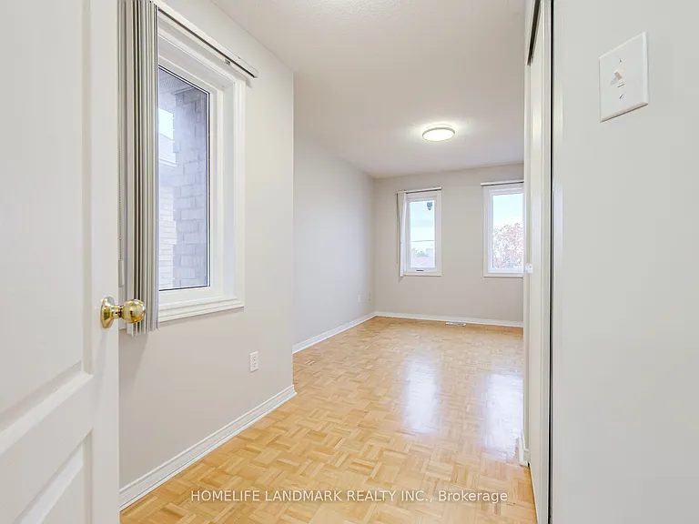 25 Warner Ave — Photo 23