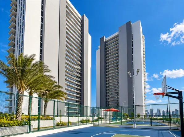 16385 Biscayne Blvd Unit 419, North Miami Beach, FL 33160