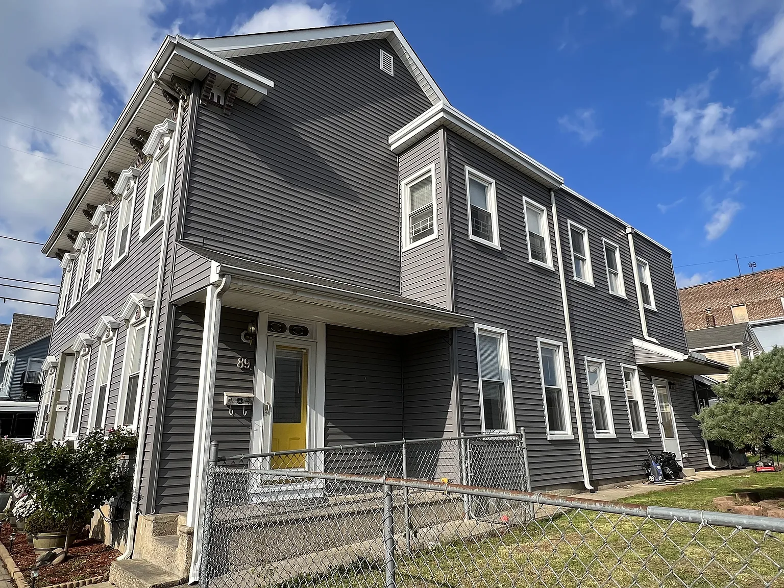 3 bed, 1.5 bath, 1545 sqft, $2,600 — Photo 1