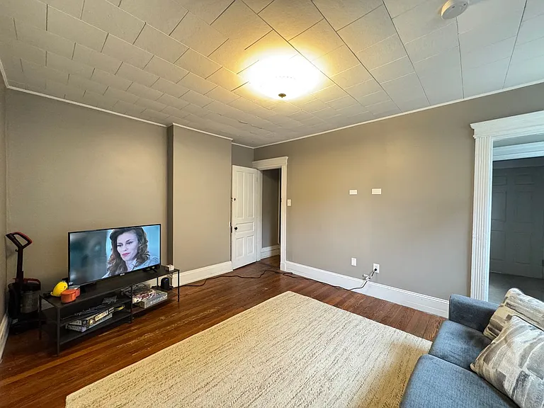 2417 Fairview Ave — Photo 18