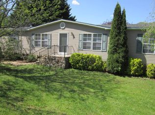 220 Tessentee Rd, Franklin, NC 28734