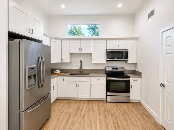 5604 Le Sage Ave, Woodland Hills, CA 91367