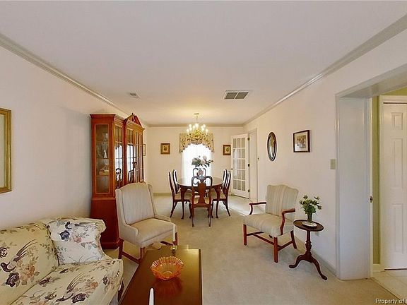 5th image of 310 Longwood Dr