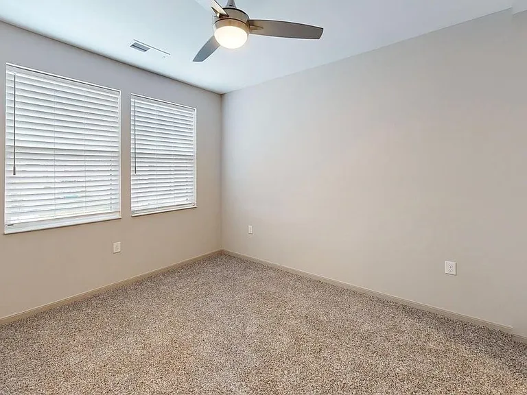 19Nineteen Promenade — Photo 65