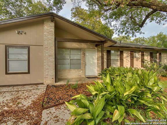 3rd image of 4543 Clear Spring Dr