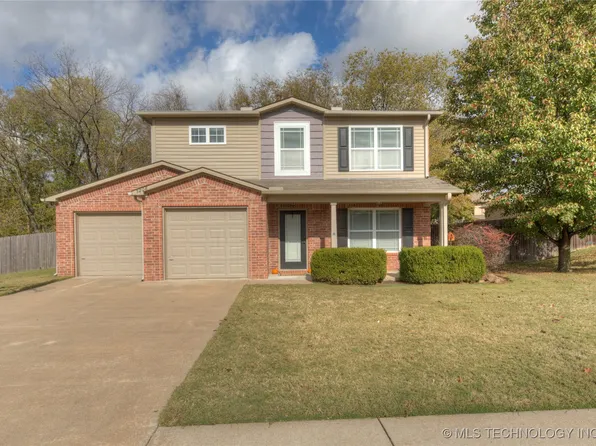 5208 Richmond Dr, Bartlesville, OK 74006