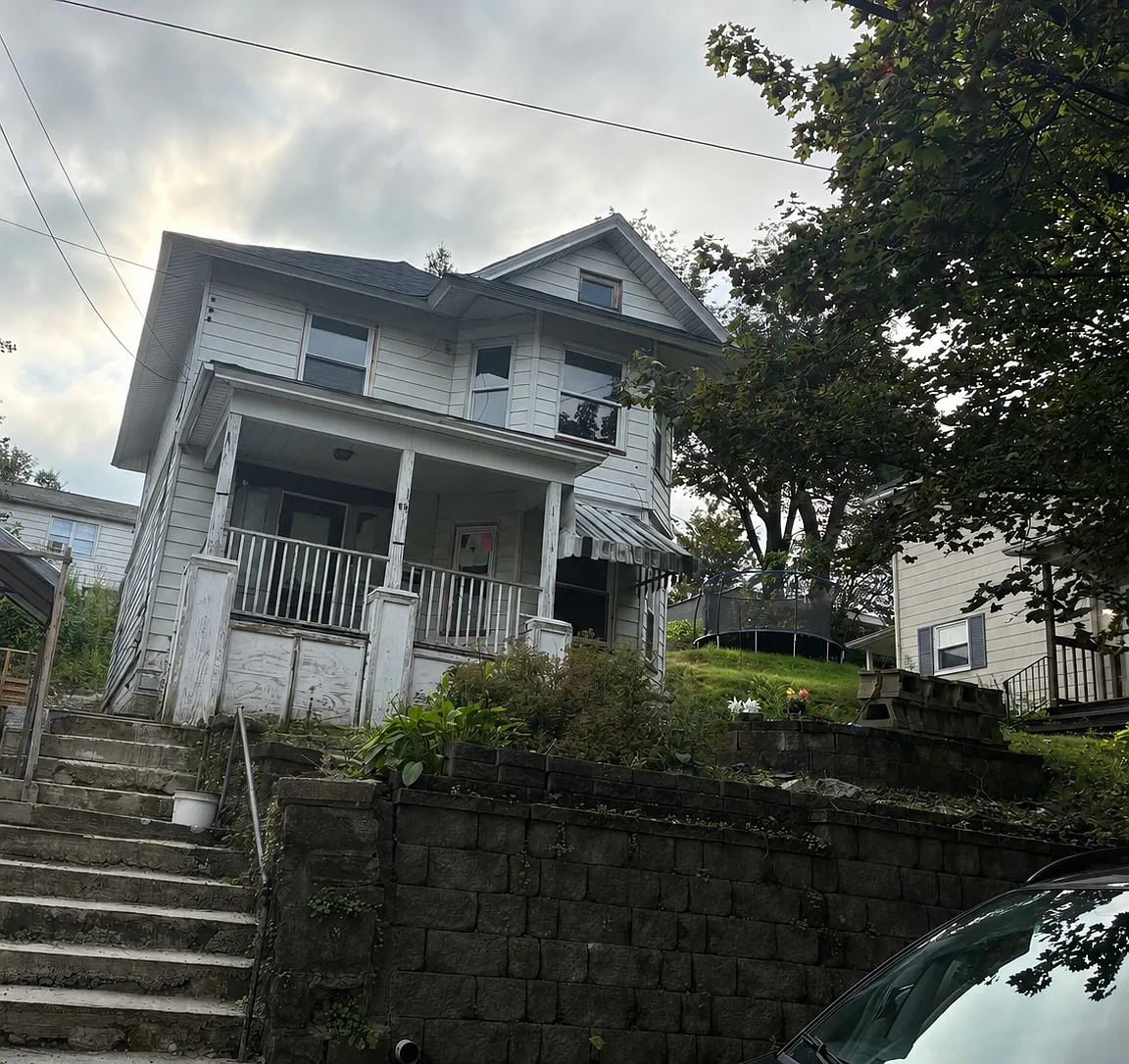 5 bed, 2.5 bath, $2,200 — Photo 1
