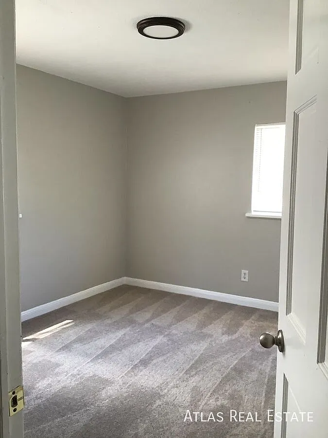 Coming Soon! Charming 4bd/2ba Aurora Home with Covered Patio & Detached Garage — Photo 3