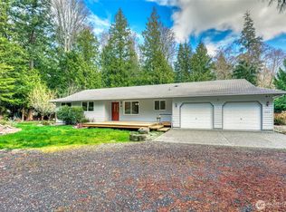 1023 Chardonnay Pl, Camano Island, WA 98282