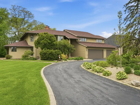 732 Royal Dublin Ln, Dyer, IN 46311