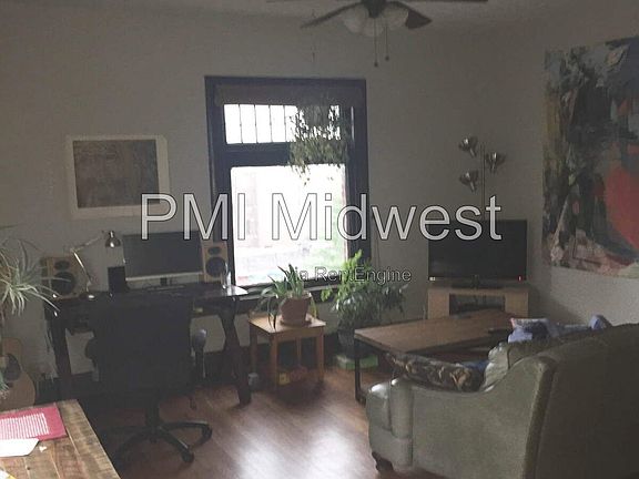 4th image of 103 E 9th St APT 32