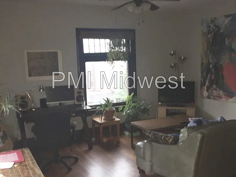 103 E 9th St #32 — Photo 4