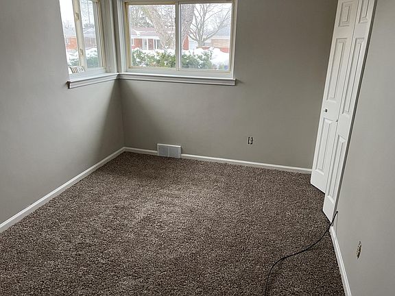 5th image of 26805 Newport Ave
