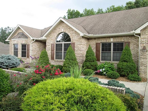 2nd image of 124 Mountain View Dr