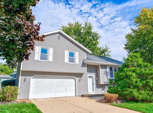 1402 Andaman St, Sun Prairie, WI 53590