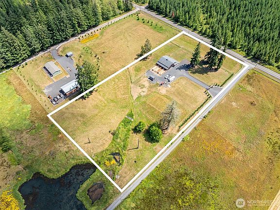 3rd image of 919 Middle Fork Road
