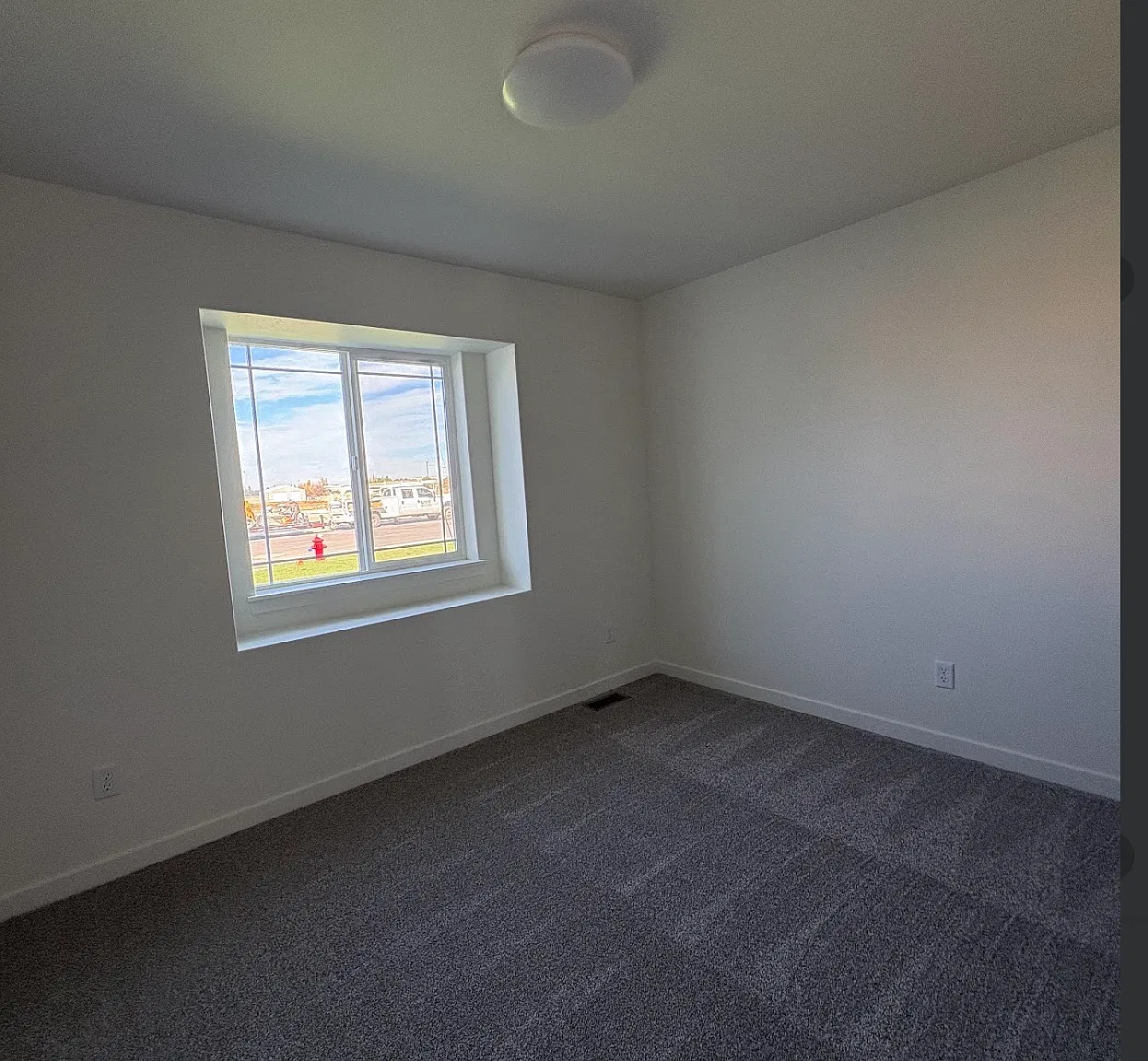 4 bed, 1441 sqft, $2,400 — Photo 4