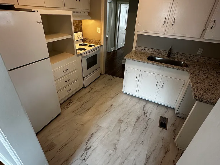 144 Pineview Rd — Photo 5