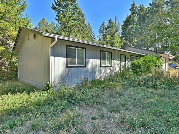 237 Shadowbrook Dr, Cave Junction, OR 97523