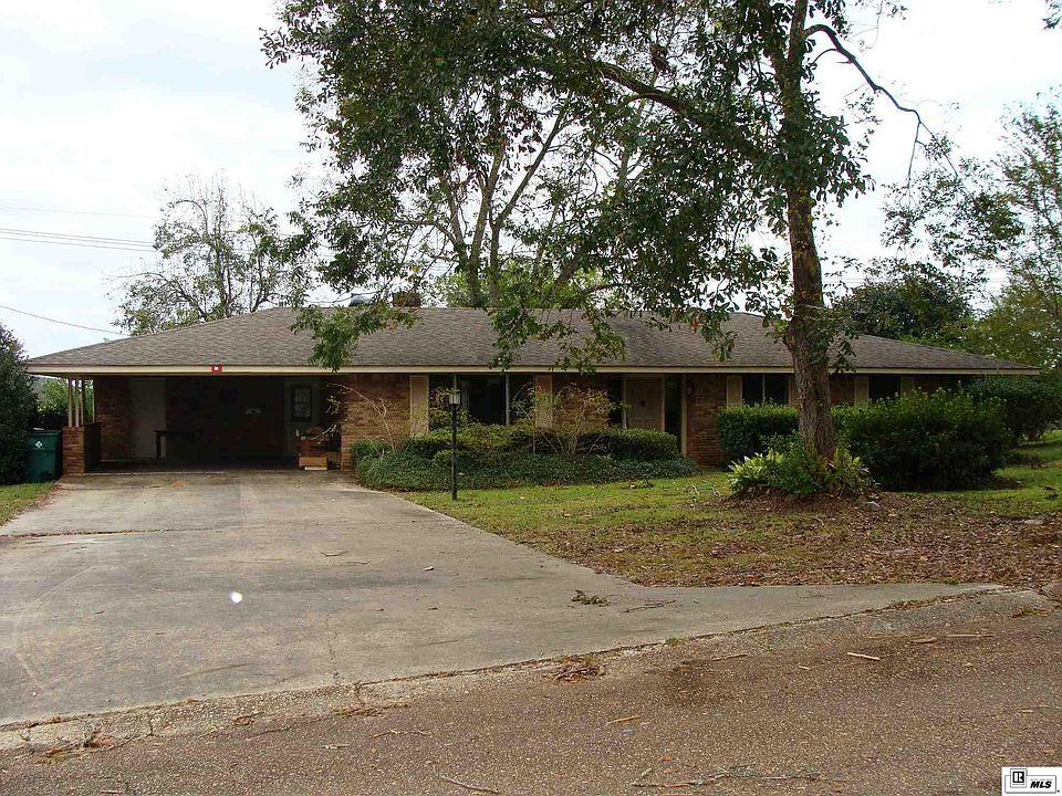 1st image of 300 Pecan Dr