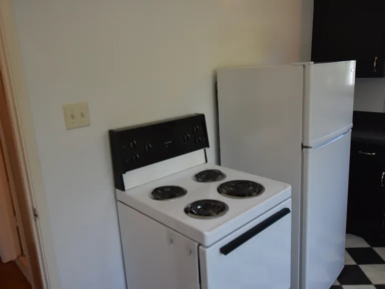 509 Everett Ave — Photo 7