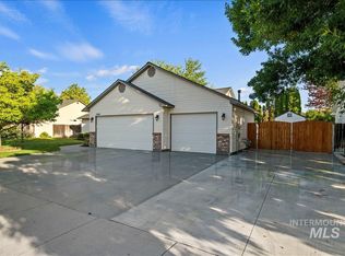 2060 W Fieldstream Dr, Meridian, ID 83646