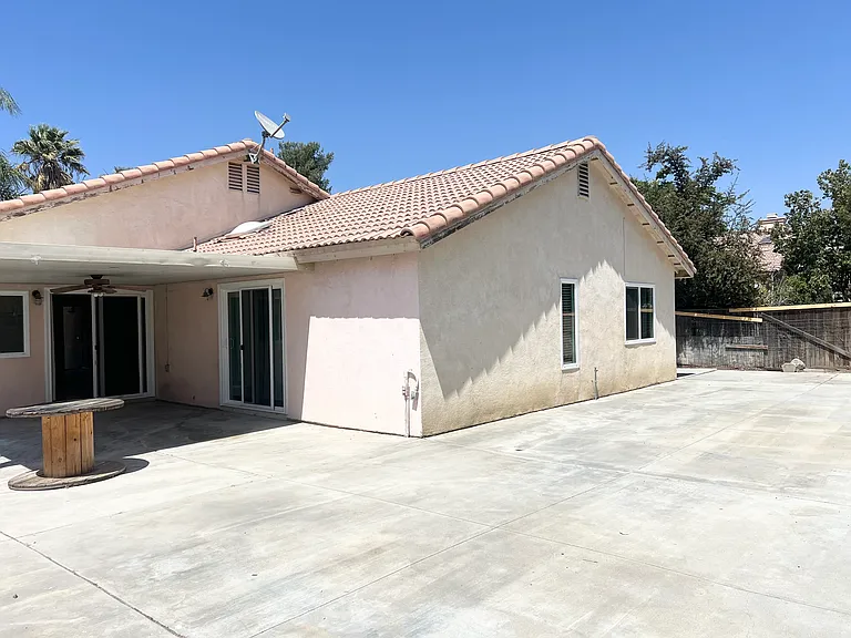 1084 E Evans St — Photo 24